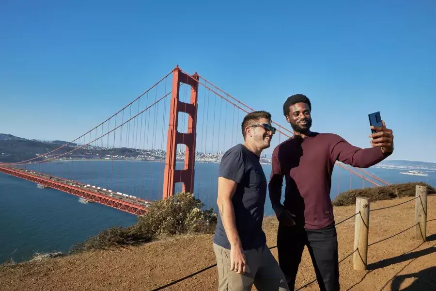 Scattare selfie al Golden Gate Bridge