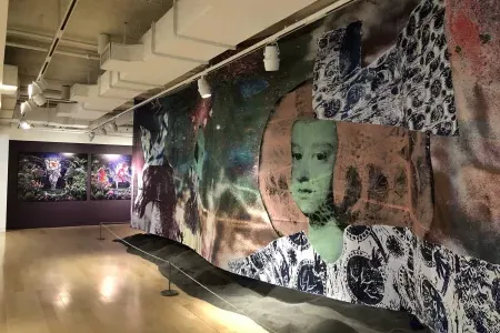 在非洲散居博物馆的展厅里可以看到一幅大型壁画。. 加州贝博体彩app.